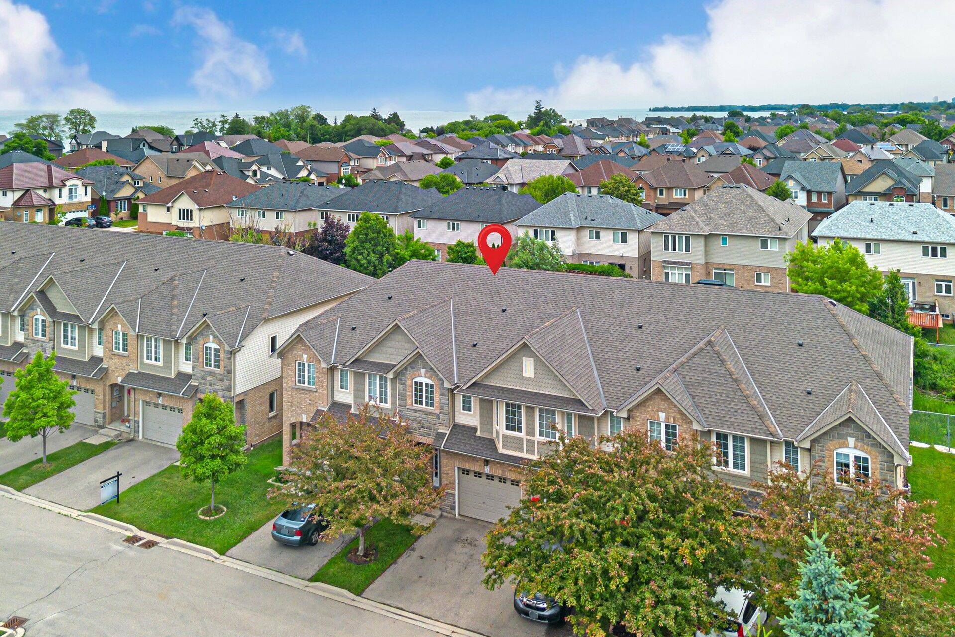 Hamilton, ON L8E 0C4,40 Dartmouth Gate #14