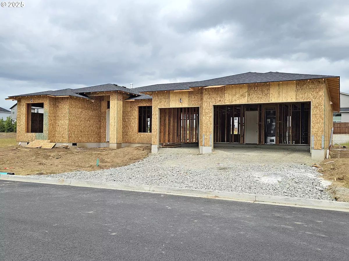 Ridgefield, WA 98642,810 NW 173RD CIR
