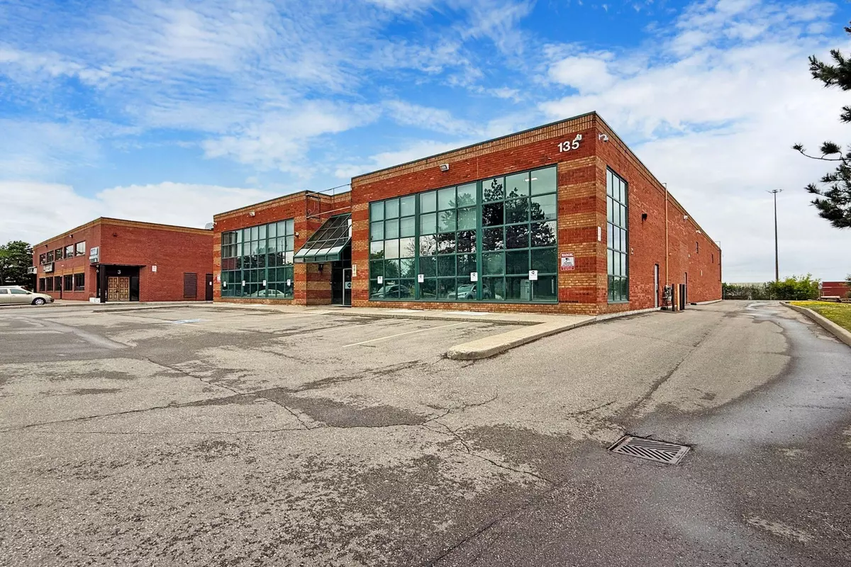 Brampton, ON L6T 5A4,135 Devon RD #11 & 12