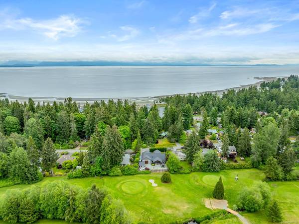 8899 HENDERSON Ave, Black Creek, BC V9J 1A5