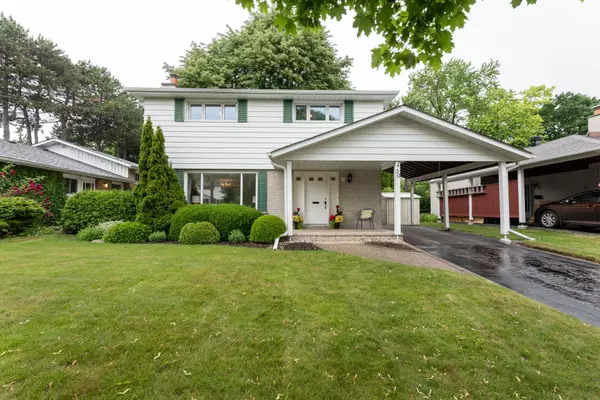 30 Marowyne DR, Toronto C15, ON M2J 2A4