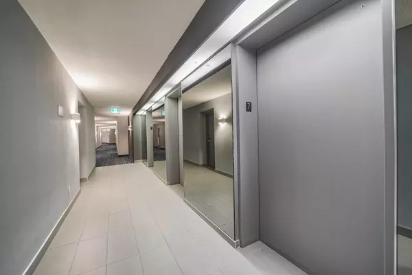Toronto E04, ON M1P 2R7,2550 Lawrence AVE E #720
