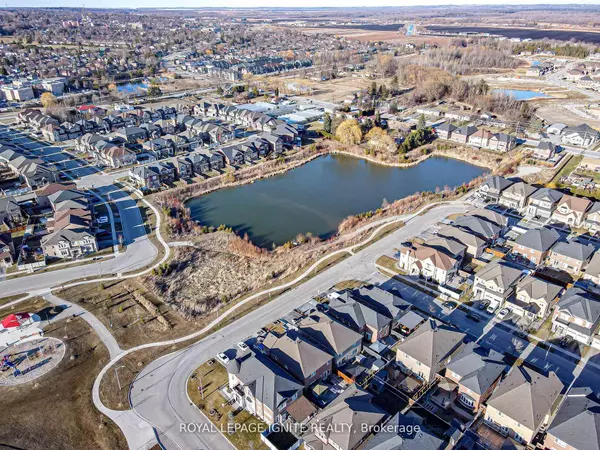Bradford West Gwillimbury, ON L3Z 0X1,61 Gibson CIR