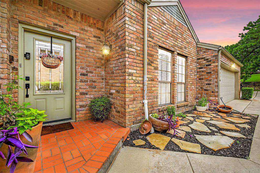Arlington, TX 76012,616 Crowley Road