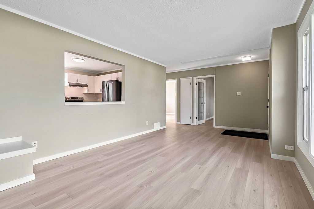 Longview, AB T0L 1H0,219 Royalties CRES