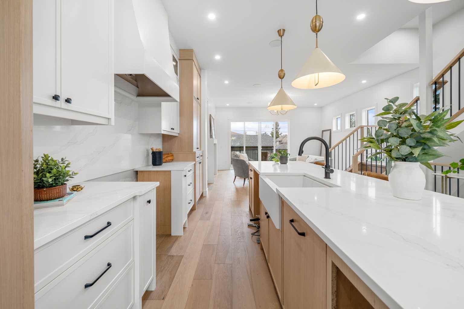 Calgary, AB T2T 1N5,2108 29 AVE Southwest