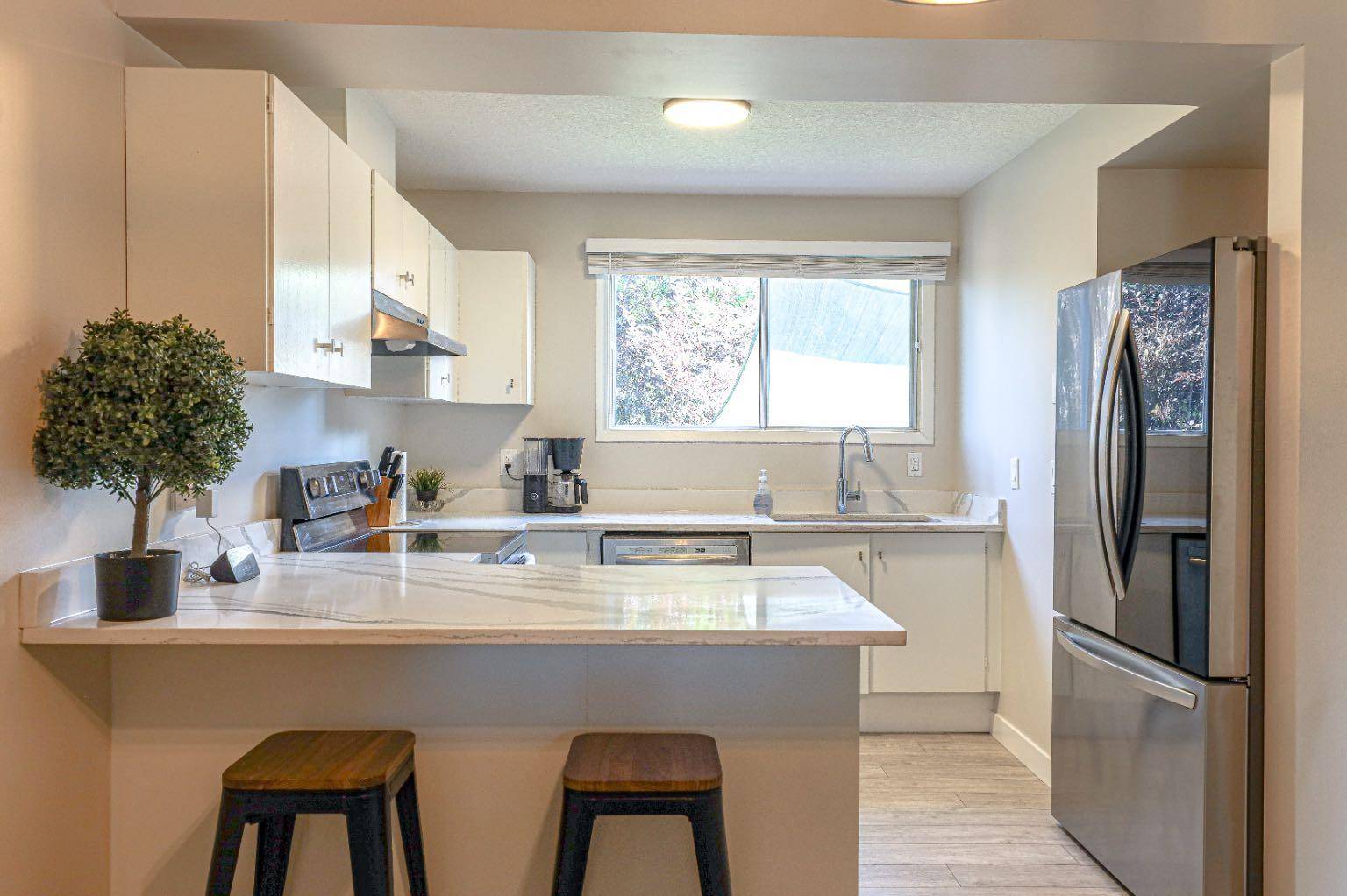 Calgary, AB T2W 3P1,47 Woodhill CT Southwest