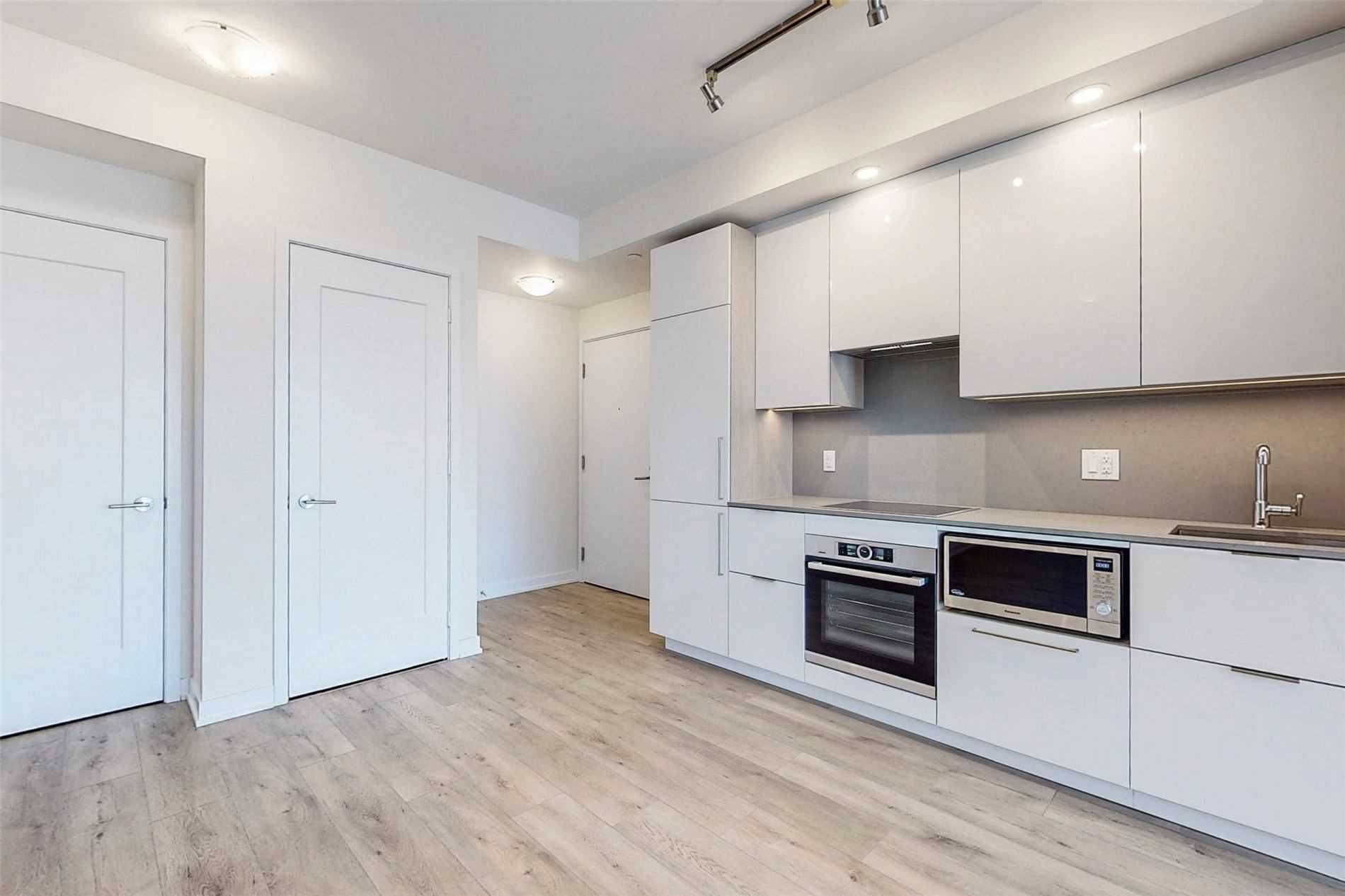 Toronto C08, ON M5E 0E3,28 Freeland ST #810