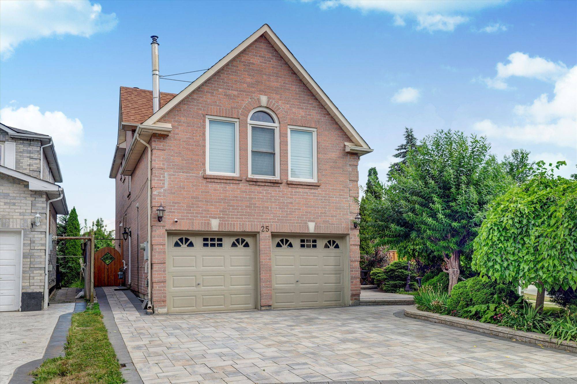 Toronto E11, ON M1X 1K9,25 Valley Centre DR