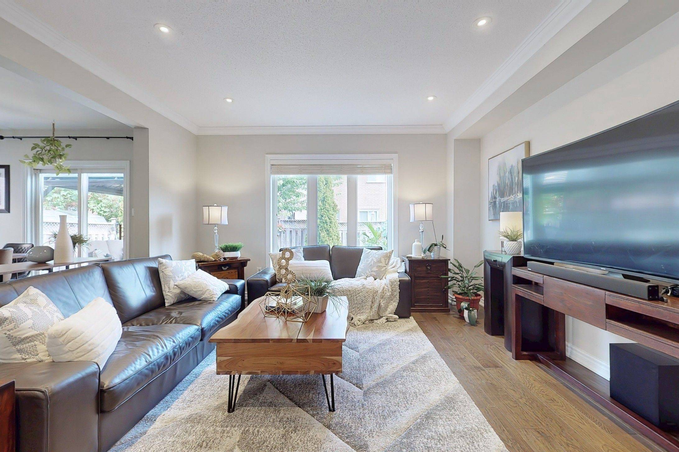 Newmarket, ON L3X 2V8,639 Society CRES
