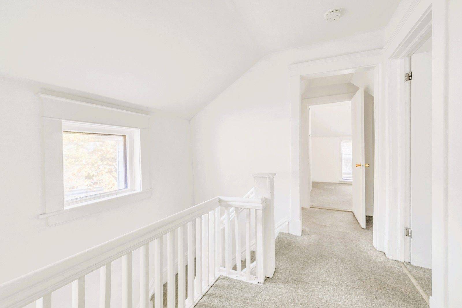 Newmarket, ON L3Y 6M5,16958 Bayview AVE