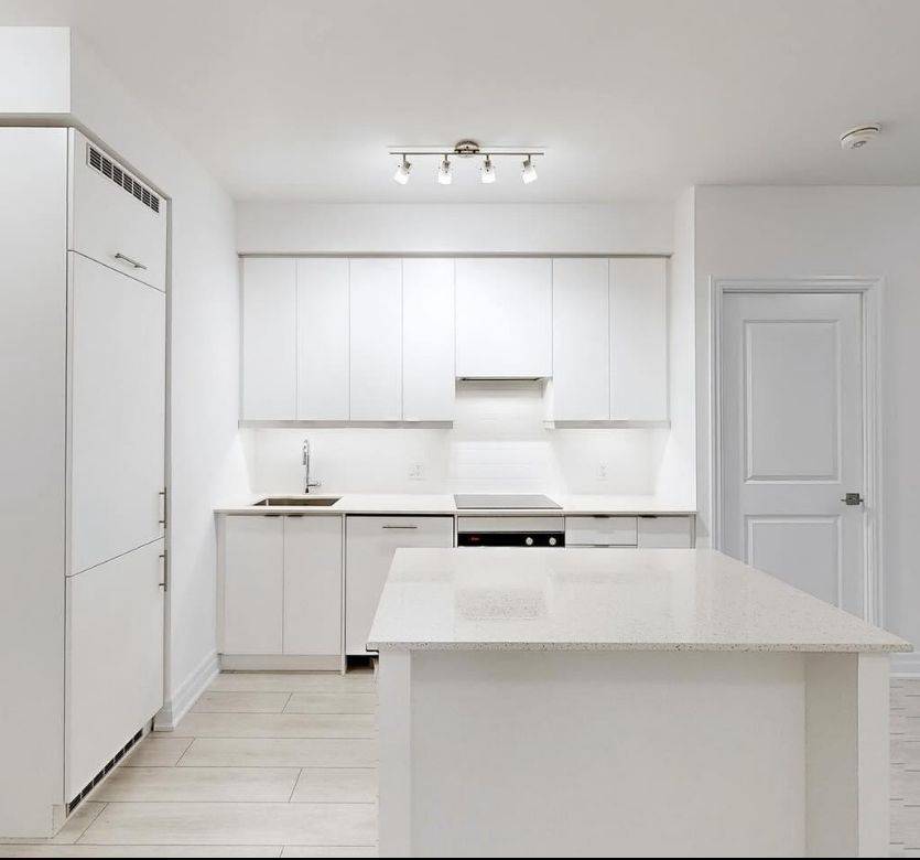 Mississauga, ON L5A 4C3,30 Elm DR W #301