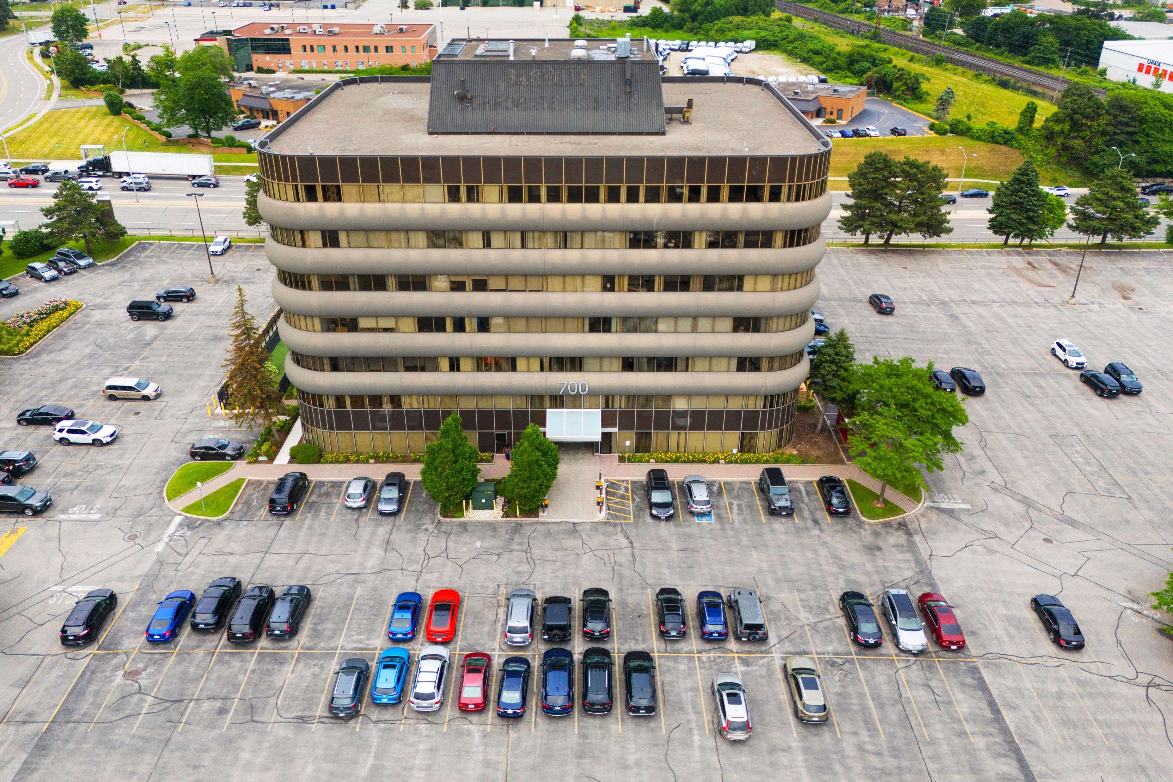 Oakville, ON L6K 3V7,700 Dorval DR #202