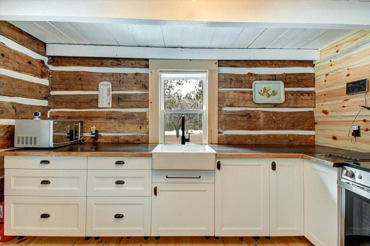Hastings Highlands, ON K0L 2K0,1548 Madawaska RD