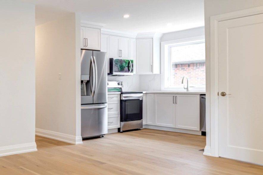 Hamilton, ON L8T 3L2,63 Fernwood CRES