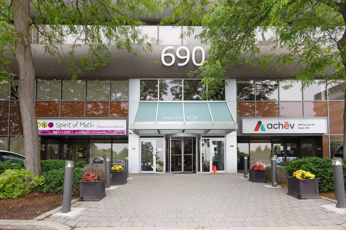 Oakville, ON L6K 3V7,690 Dorval DR #702