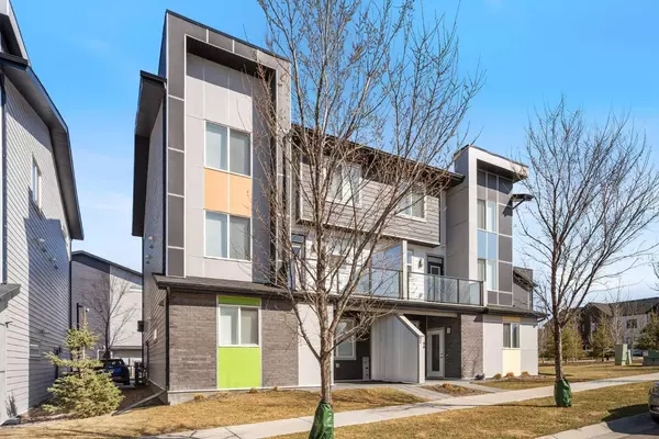 215 Redstone WALK NE #201, Calgary, AB T3N 1M6