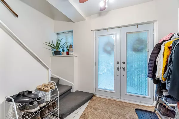Mississauga, ON L5H 2J1,1233 Mississauga RD