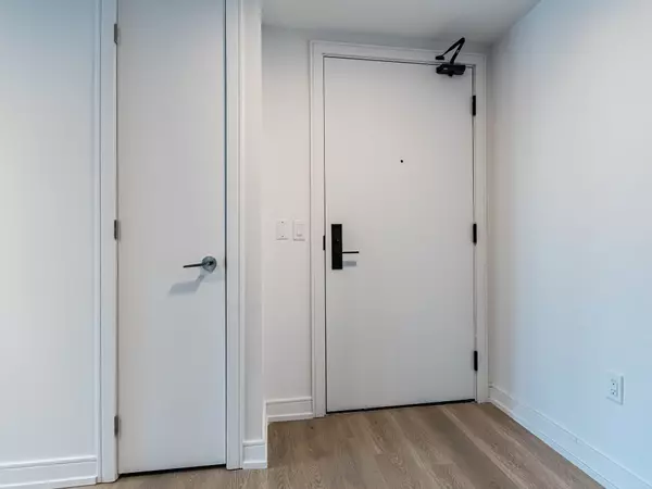 Hamilton, ON L8R 3J2,1 Jarvis ST #1009