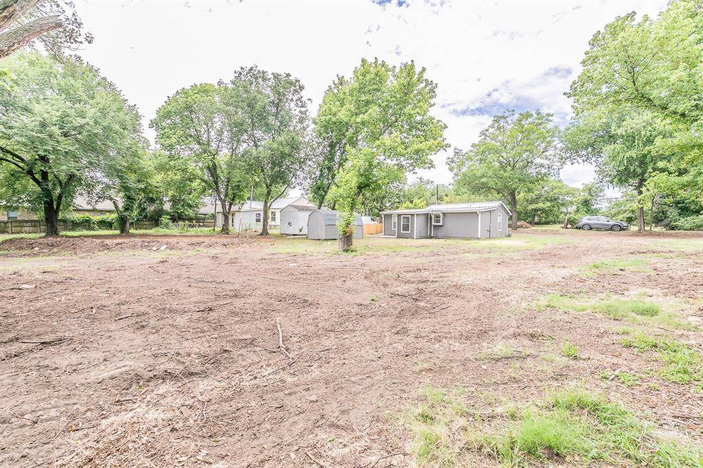 Weatherford, TX 76086,211 S Line Street