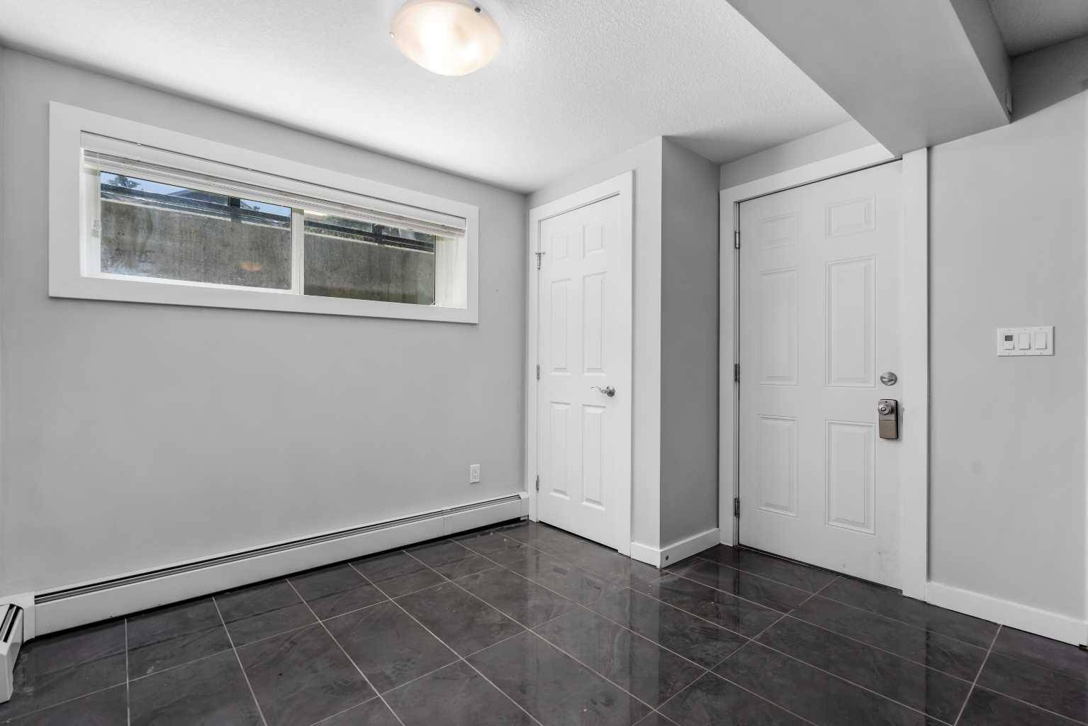 Calgary, AB T2T1G9,2815 17 ST Southwest #5