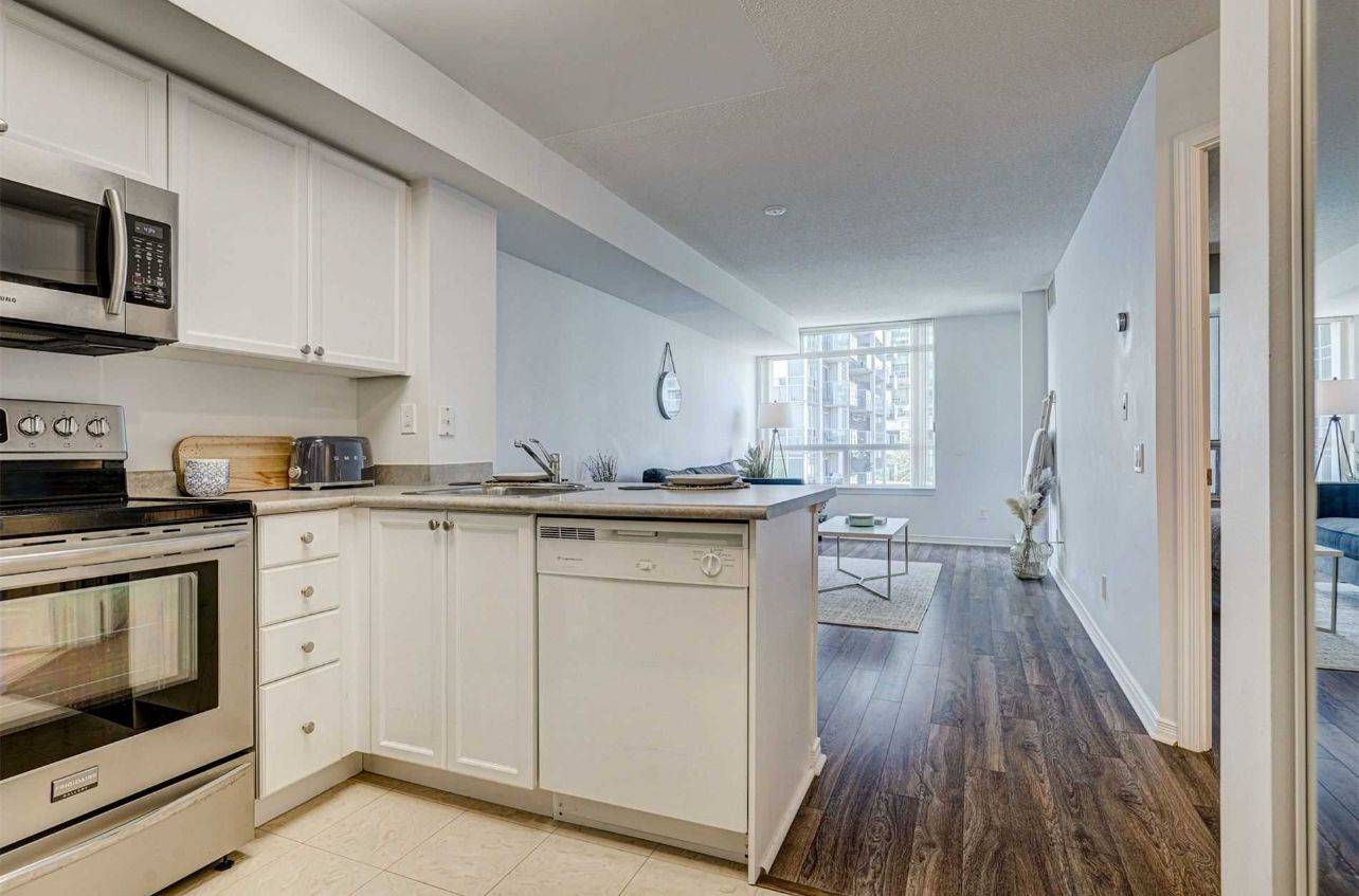 Toronto C14, ON M2N 7B5,28 Harrison Garden BLVD #609