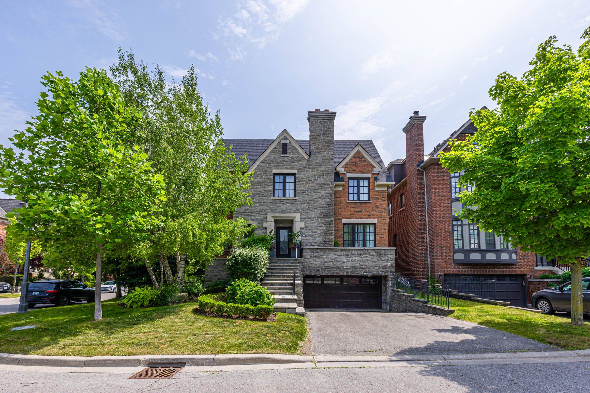 11 True Davidson DR, Toronto C11, ON M4W 3X2