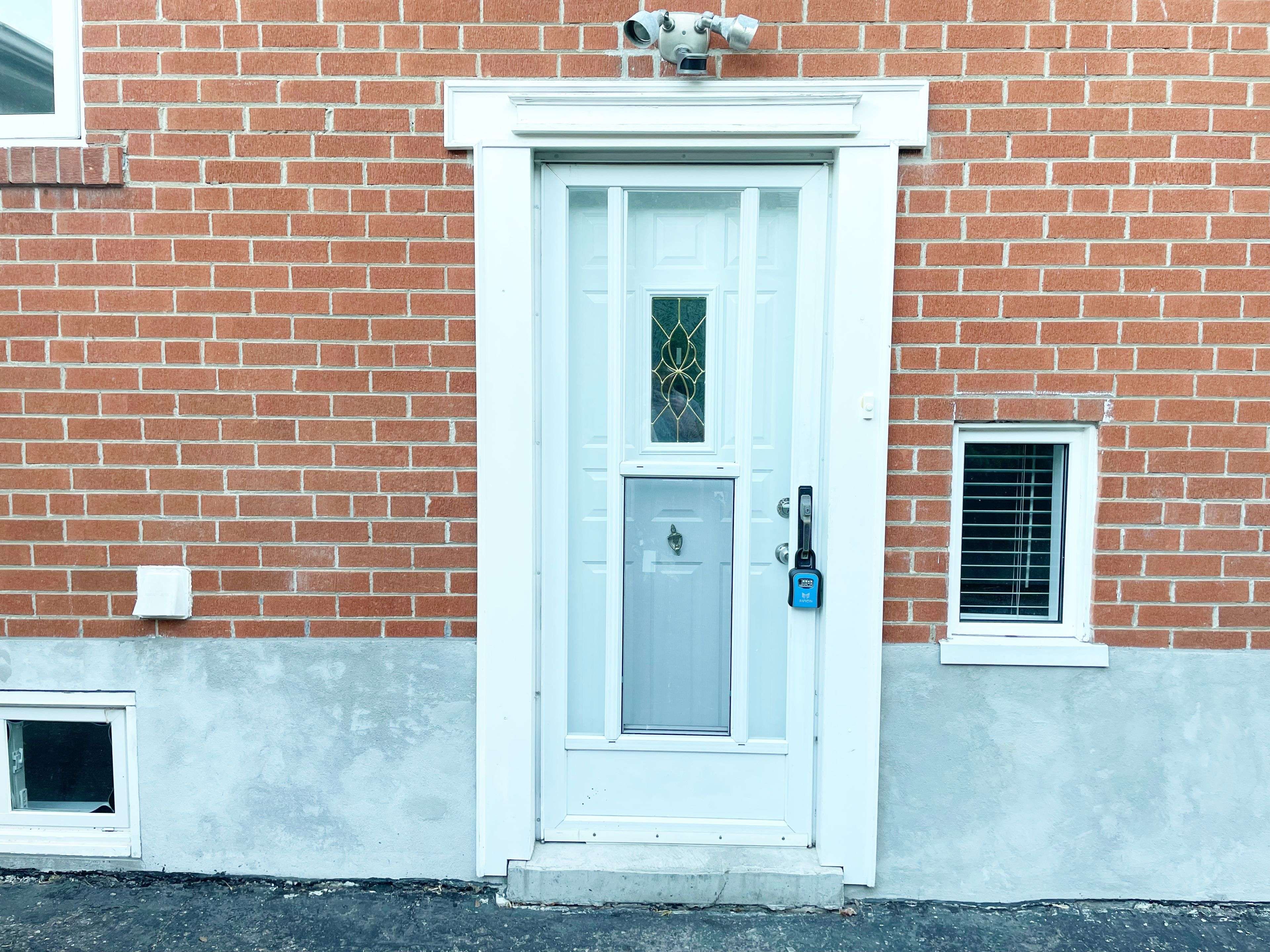 Richmond Hill, ON L4C 3A6,316 Gells RD #Lower