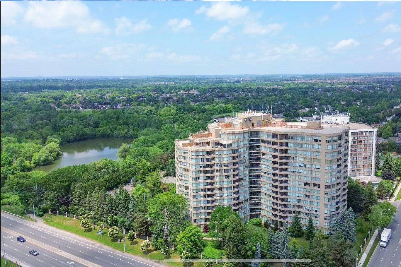 610 Bullock DR #415, Markham, ON L3R 0G1