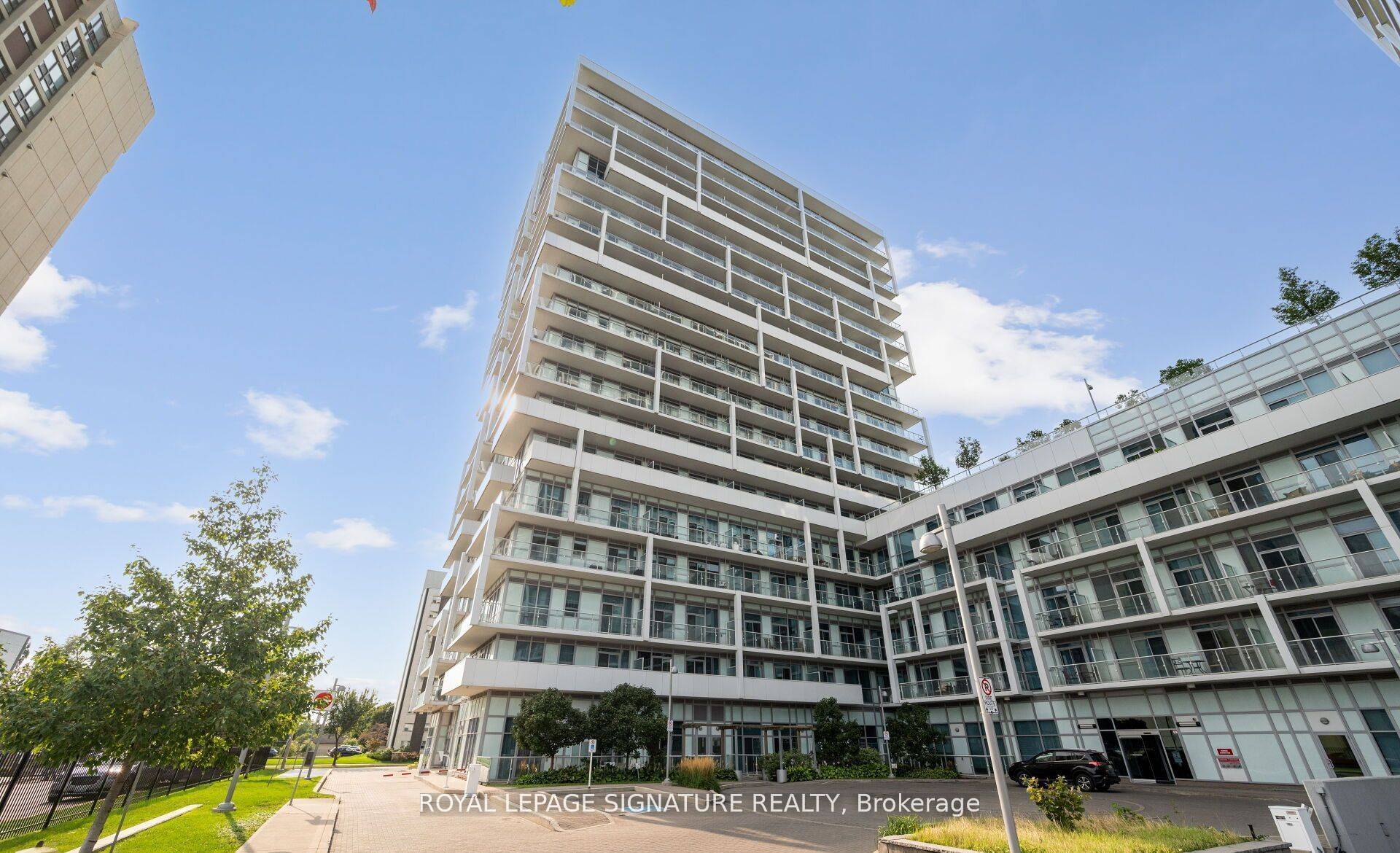 55 Speers RD #105, Oakville, ON L6K 3R6