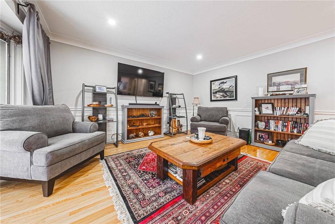 Norfolk, ON N3Y 4E4,43 HOLDEN AVE