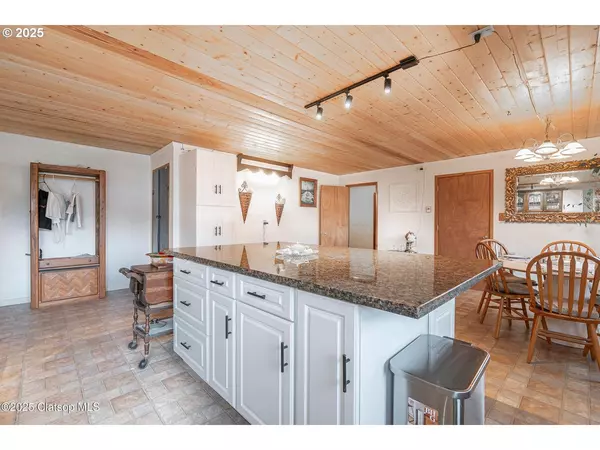 Seaside, OR 97138,2155 MAPLE ST