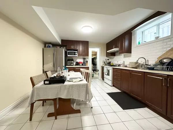 Toronto C14, ON M2M 2H5,68 Wedgewood DR #Bsmt