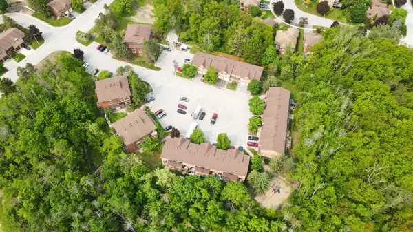 Barrie, ON L4N 6W7,5 Evergreen CT
