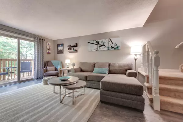 Barrie, ON L4N 6W7,5 Evergreen CT