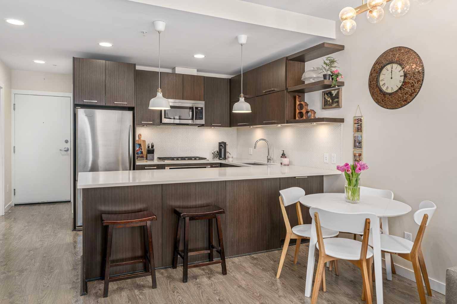Calgary, AB T2E 3S7,707 4 ST NE #111