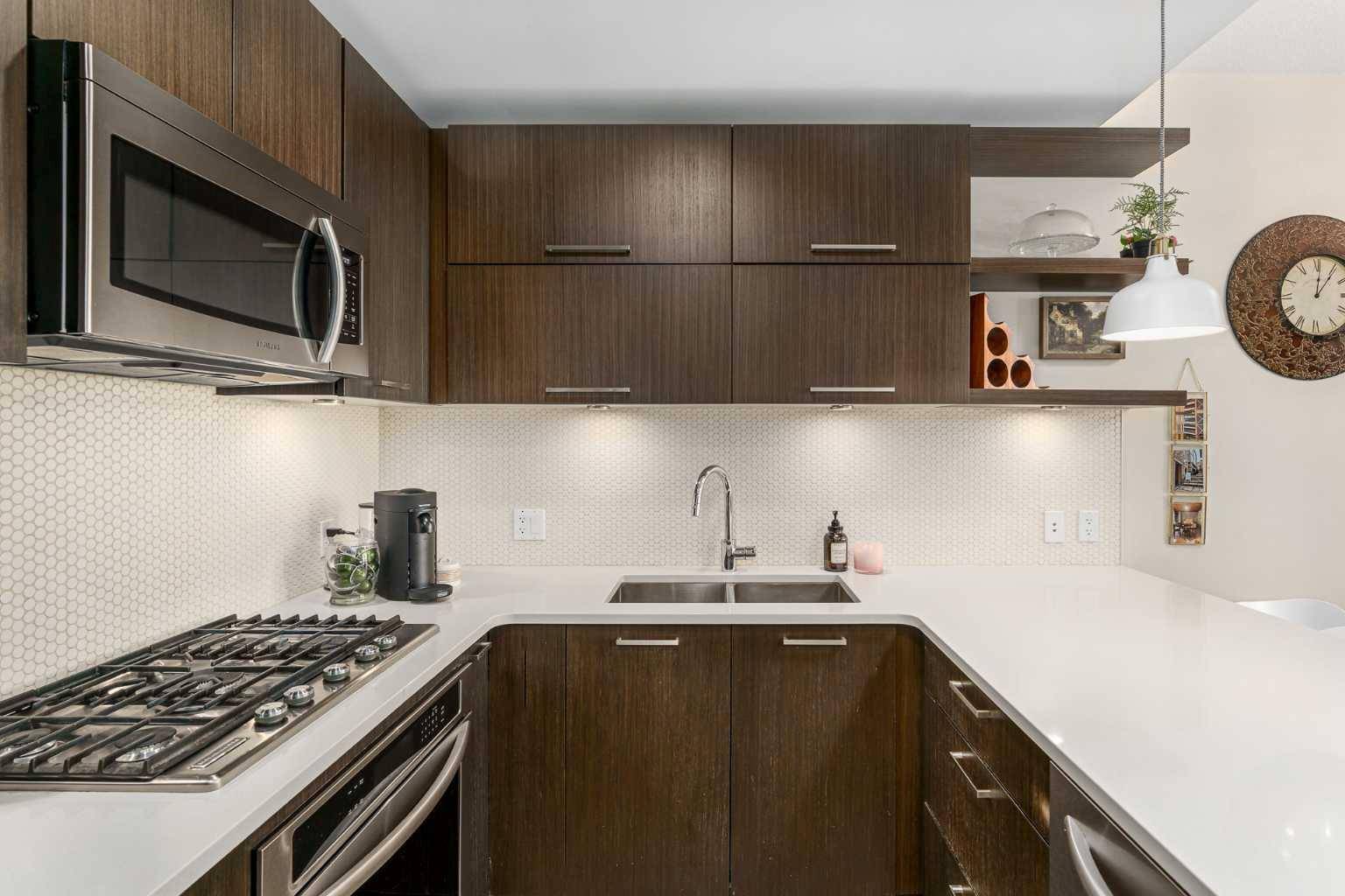 Calgary, AB T2E 3S7,707 4 ST NE #111