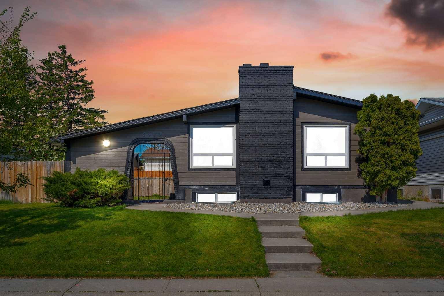 5079 whitestone WAY NE, Calgary, AB T1Y 1T2