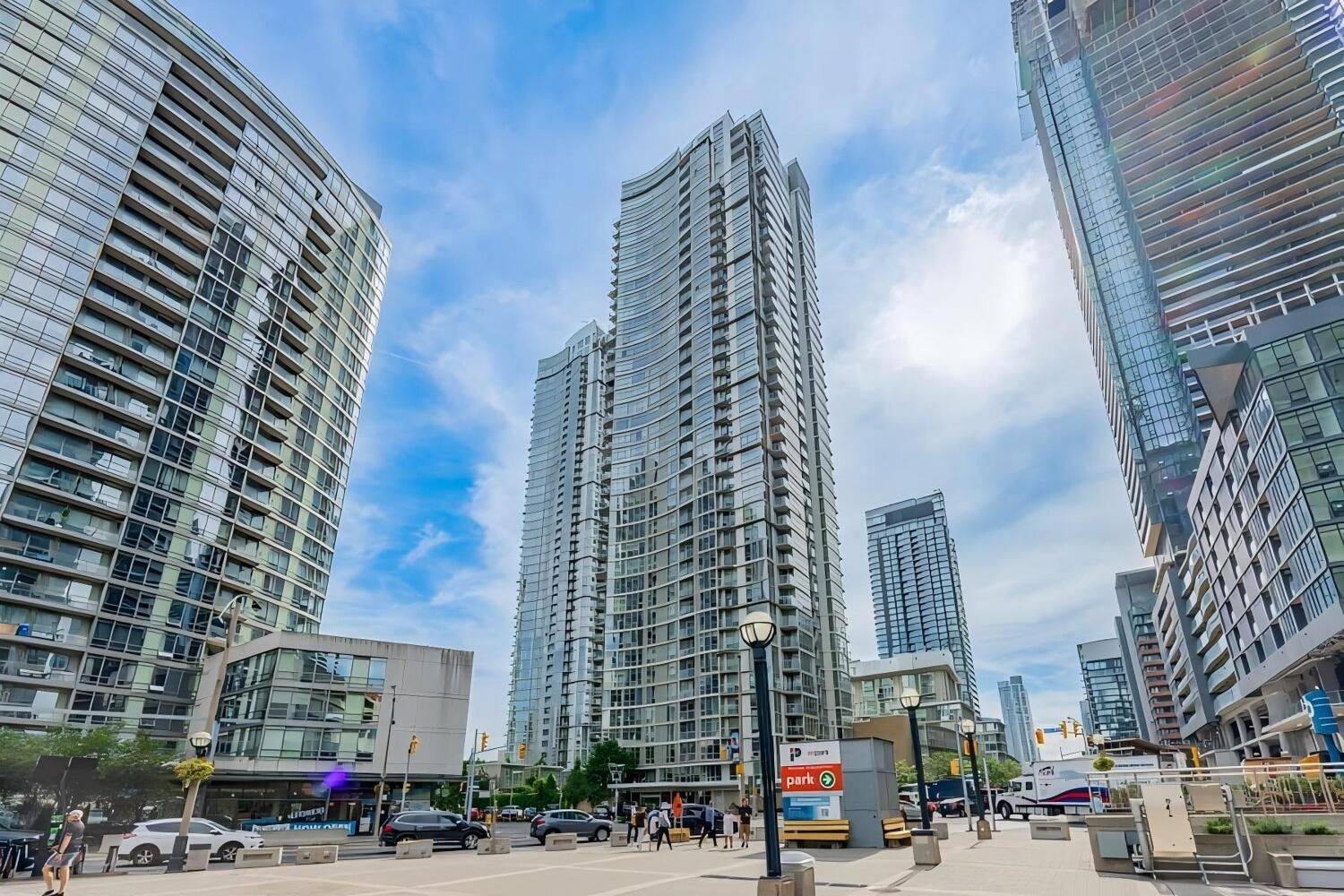 10 Navy Wharf CT #3511, Toronto C01, ON M5V 3V2
