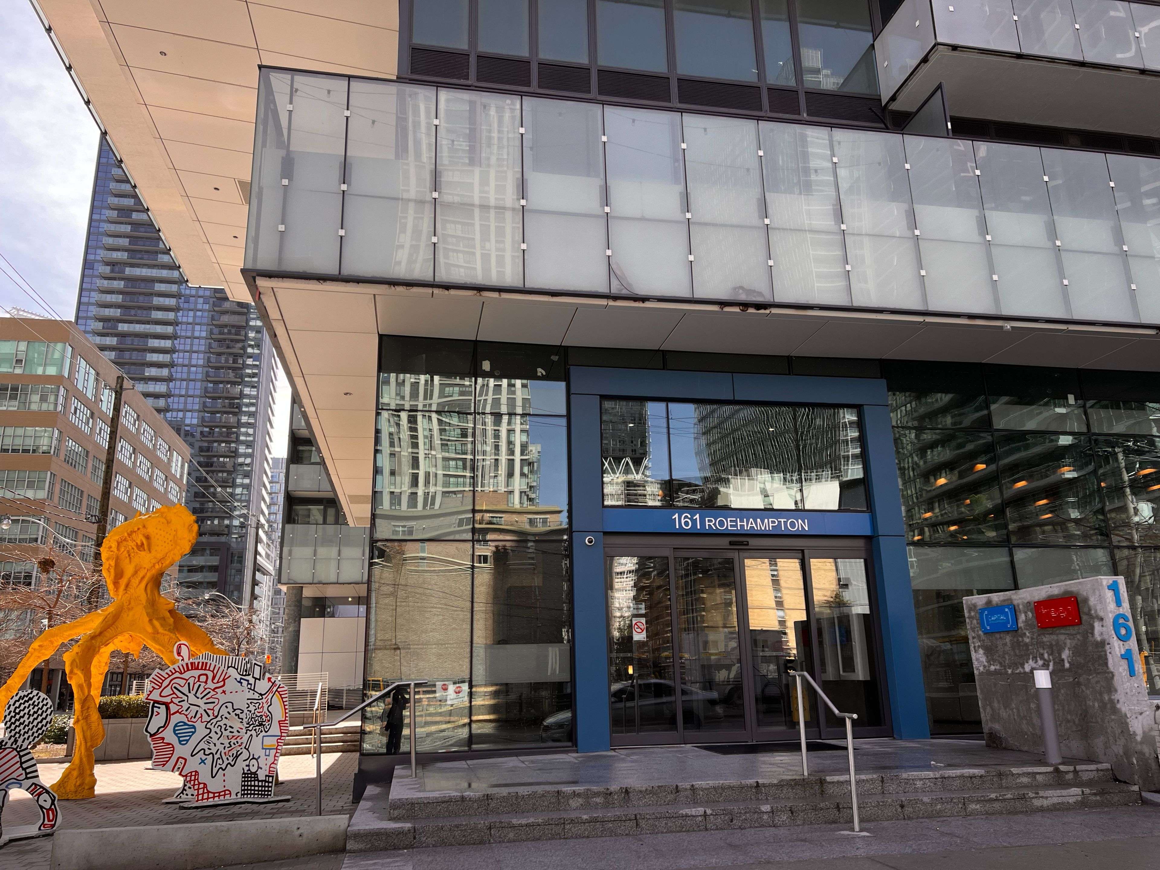 Toronto C10, ON M4P 1P9,161 Roehampton AVE #2707