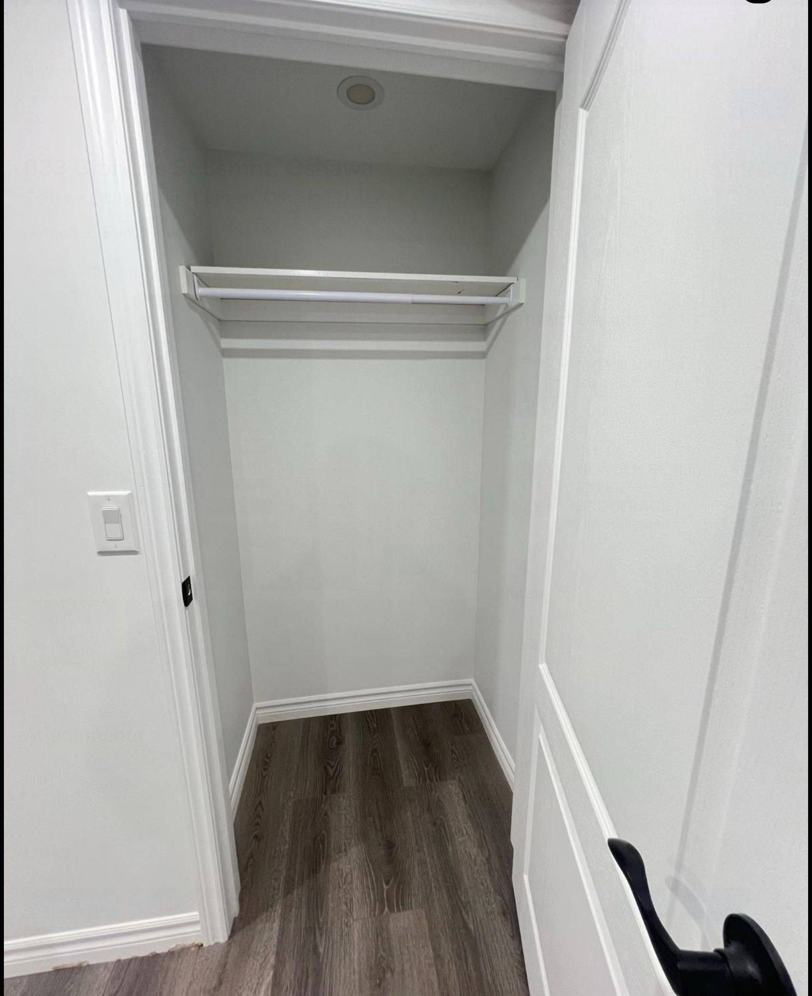 Oshawa, ON L1J 4Z7,633 Gibbons ST E