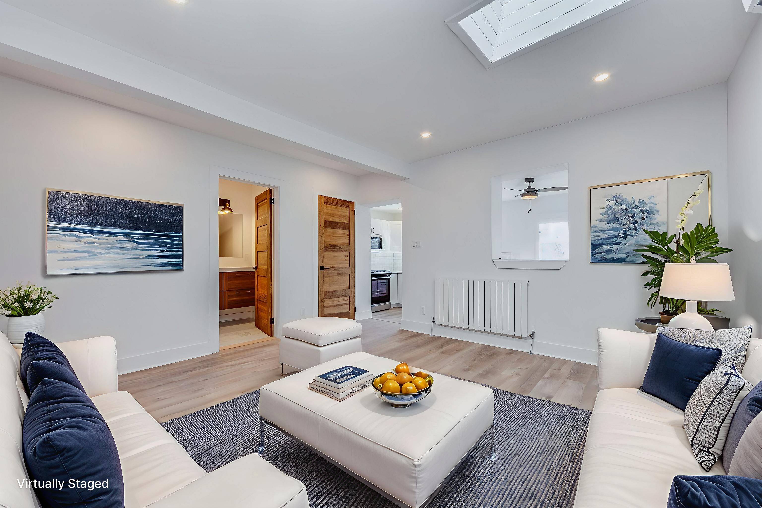 327 Kenilworth AVE #Upper, Toronto E02, ON M4L 3S9
