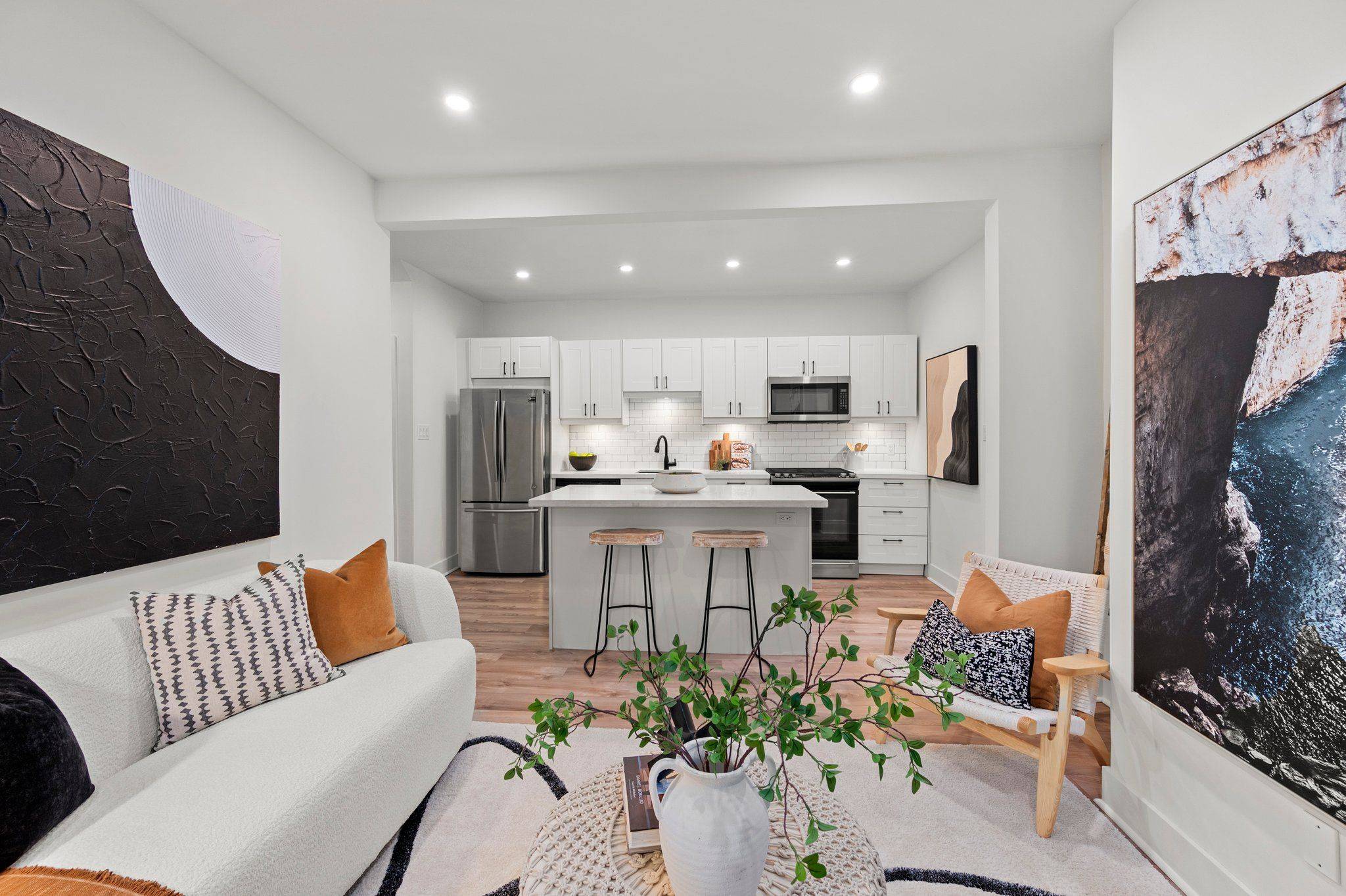 327 Kenilworth AVE #Main, Toronto E02, ON M4L 3S9