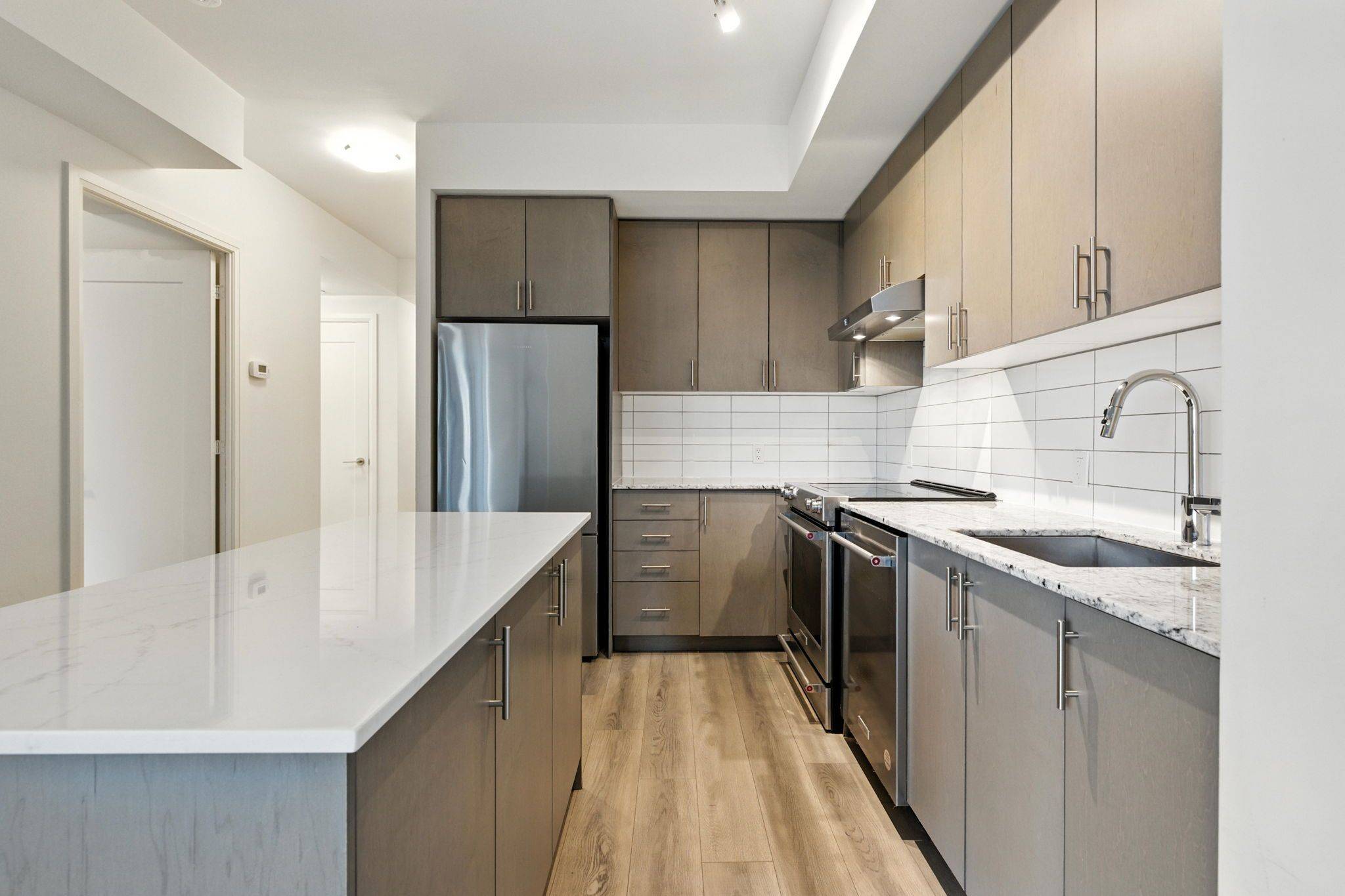 Vaughan, ON L4K 2M9,9000 JANE ST #509