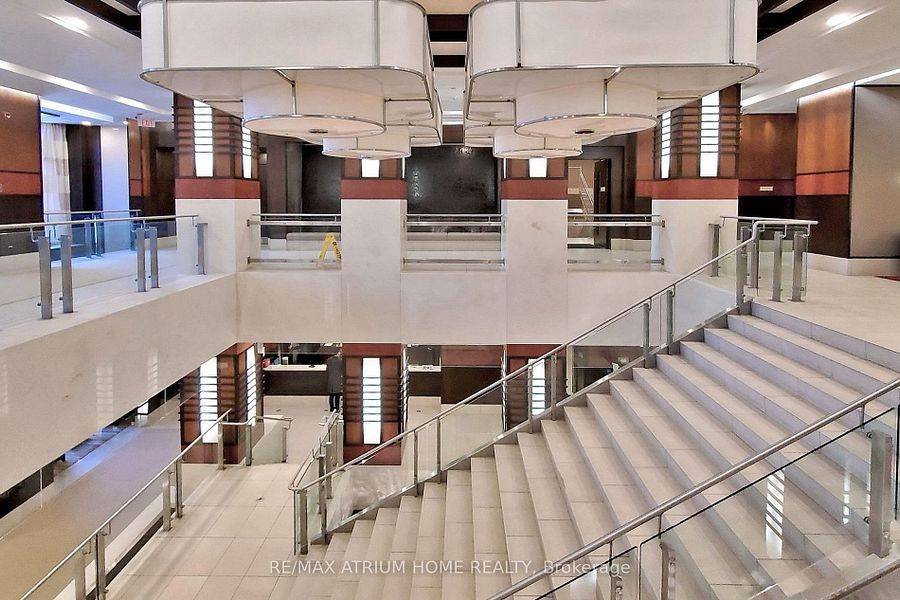 Markham, ON L3R 7Z9,23 Cox BLVD #659