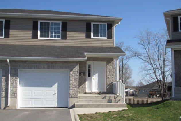 16 Karlee CT, Kingston, ON K7K 0C5