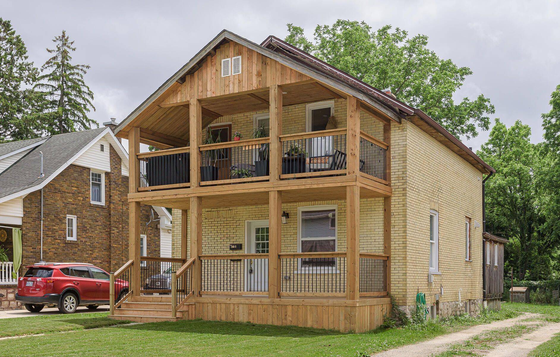 631 Lawrence ST, Cambridge, ON N3H 2M8