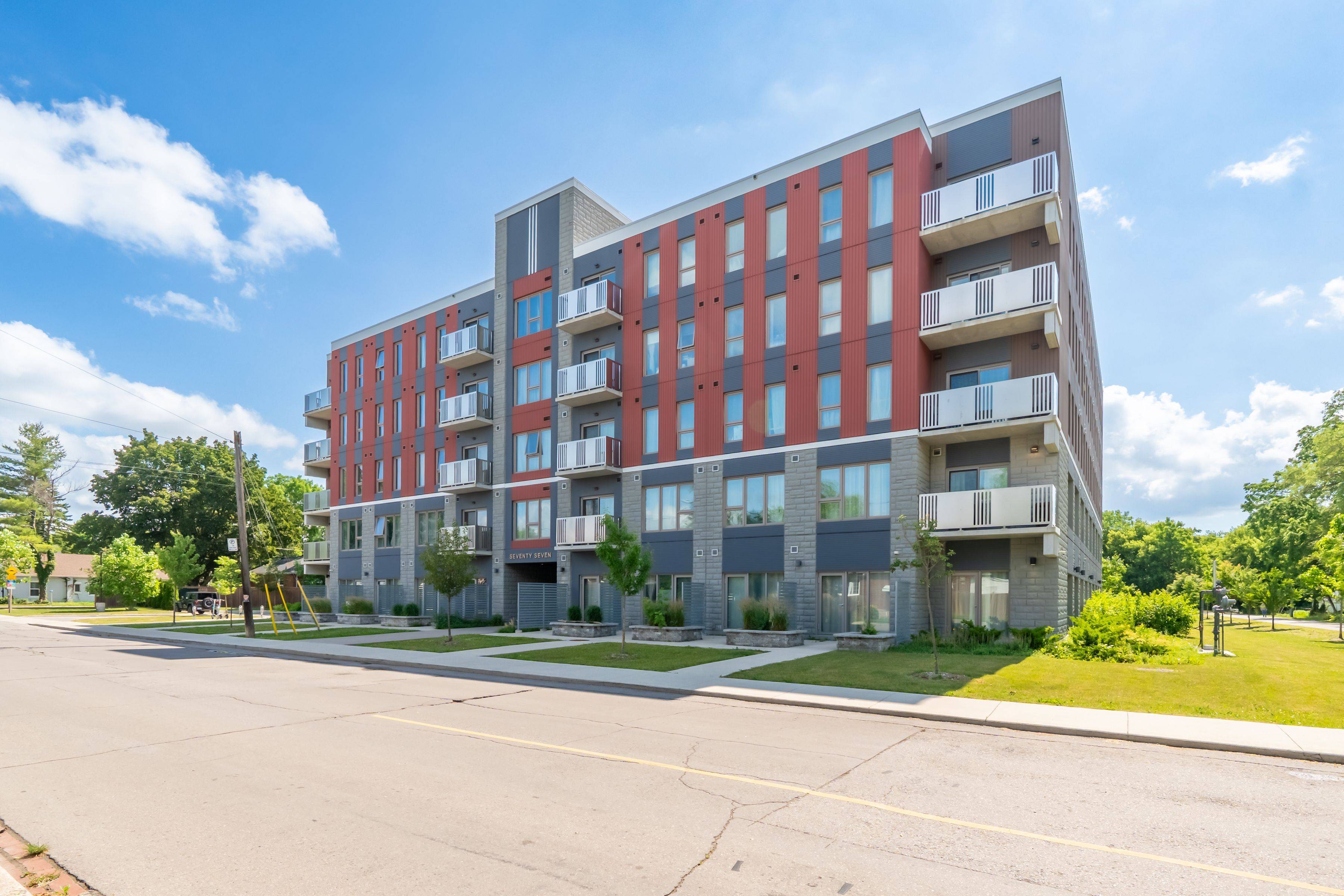 Hamilton, ON L8S 3A1,77 Leland ST #119