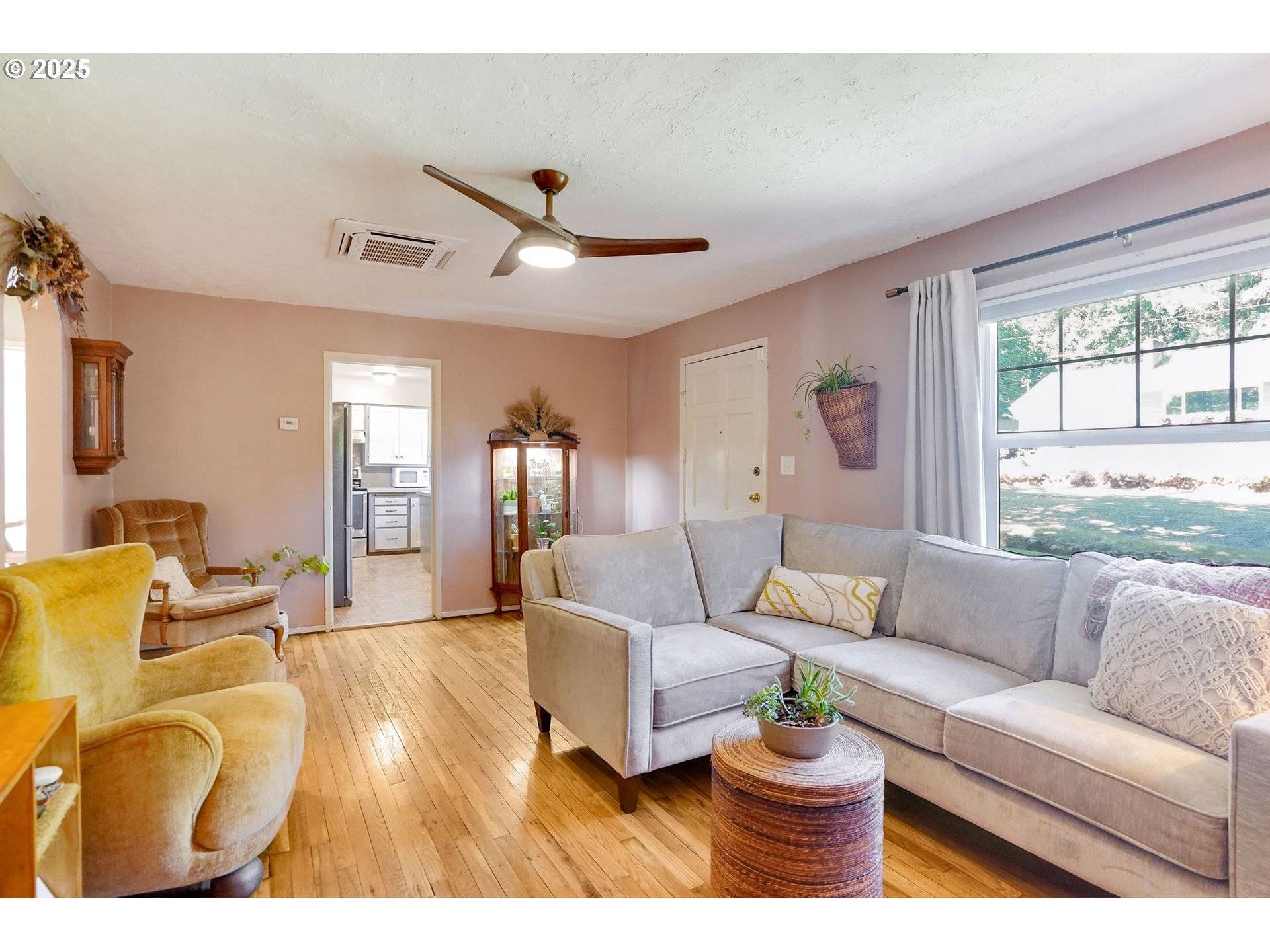 Salem, OR 97302,3374 PIONEER DR