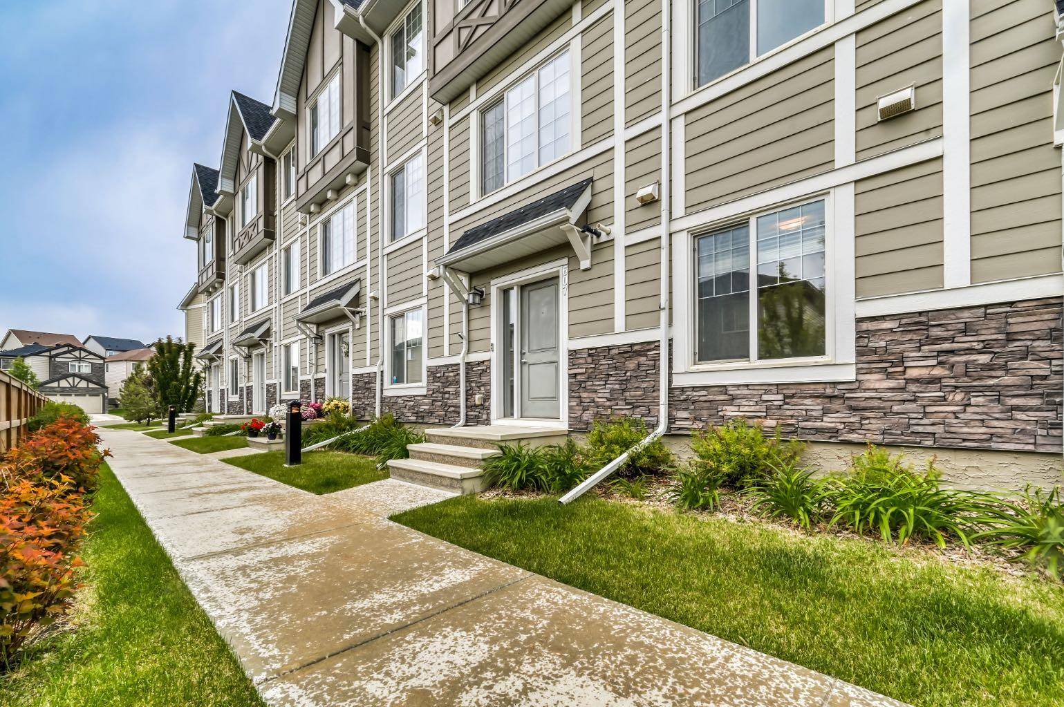 607 Nolanlake Villas NW, Calgary, AB T3R 0Z7